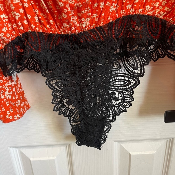 FREE PEOPLE - SHE'S DITSY RUFFLE SLEEVE BODYSUIT - ORANGE - Picture 9 of 10